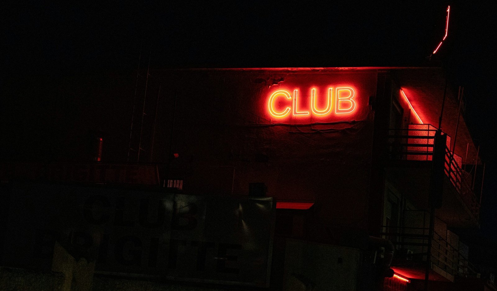 club signage on wall